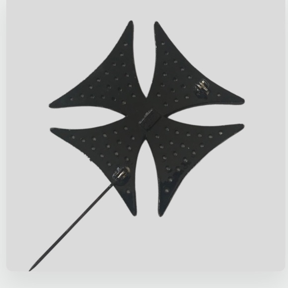 Vintage Maltese Cross Capri Pendant - Picture 6 of 8